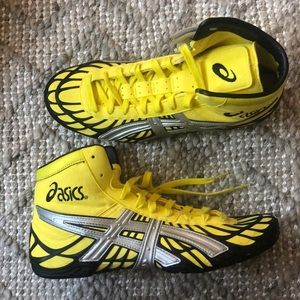 Asics wrestling shoes. Yellow. Size 10 US